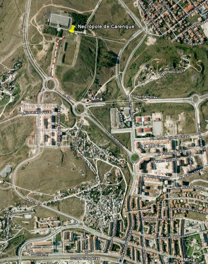 necropo.jpg (297911 bytes)